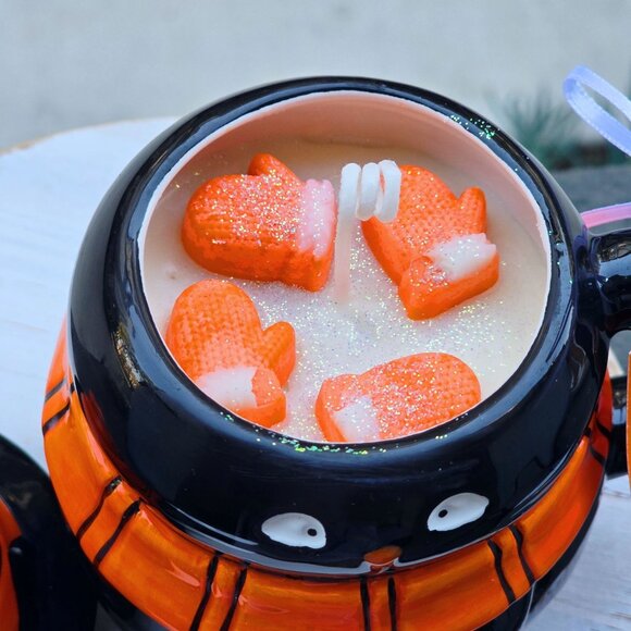 Holiday Candle ✦ Christmas Tree Scent ✦ Soy Wax in Black Cat Mug w/ Lid NWT - Picture 4 of 5